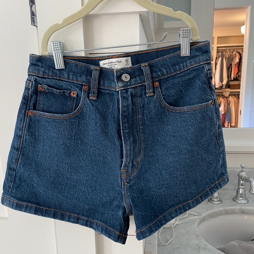 High Rise Mom Denim Short, Abercrombie, Size 2